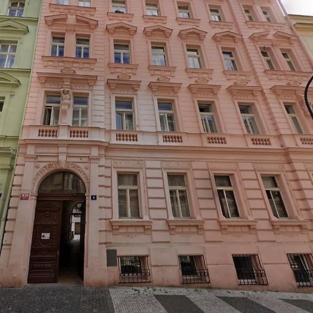 Modern And Spacious Apartments In City Center Praag Buitenkant foto