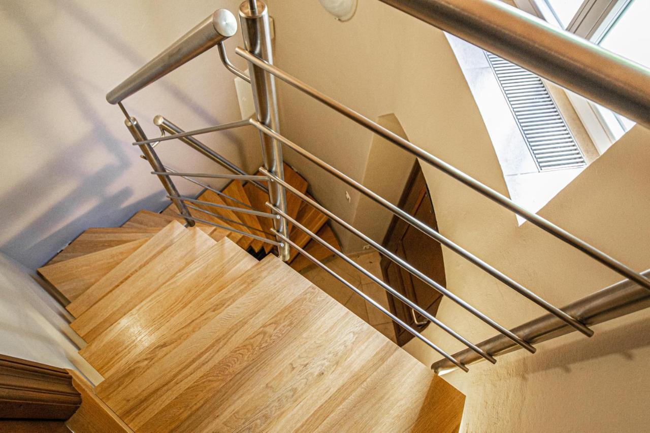 Modern And Spacious Apartments In City Center Praag Buitenkant foto