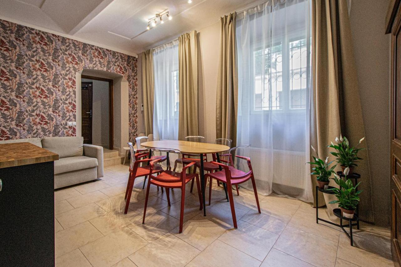 Modern And Spacious Apartments In City Center Praag Buitenkant foto