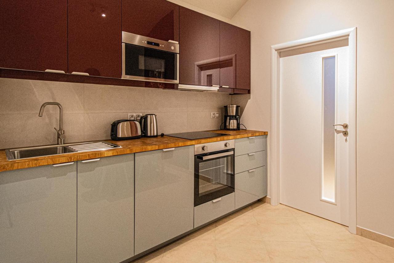 Modern And Spacious Apartments In City Center Praag Buitenkant foto