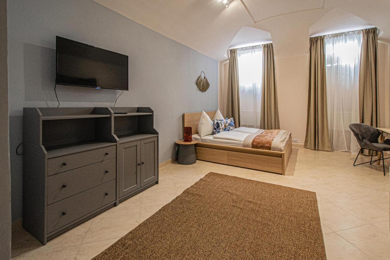 Modern And Spacious Apartments In City Center Praag Buitenkant foto