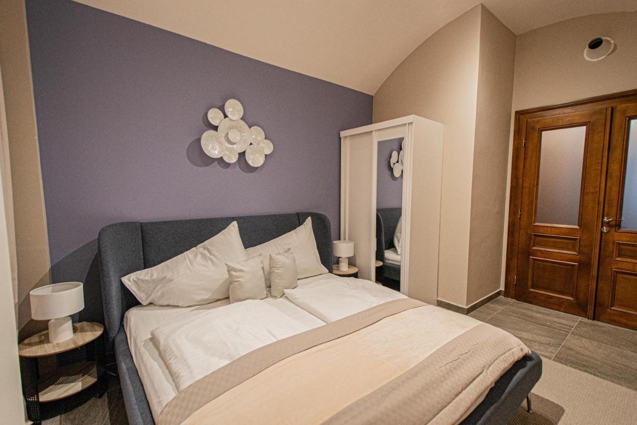 Modern And Spacious Apartments In City Center Praag Buitenkant foto