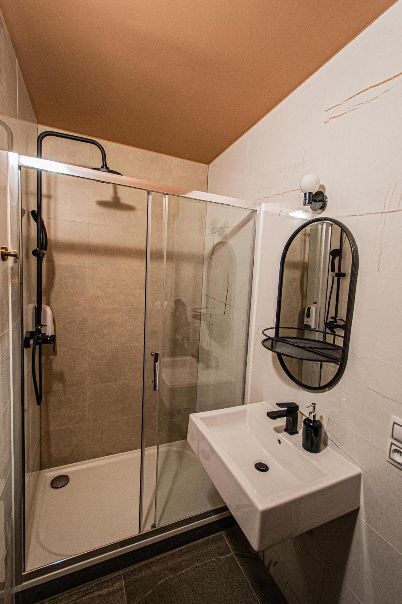 Modern And Spacious Apartments In City Center Praag Buitenkant foto