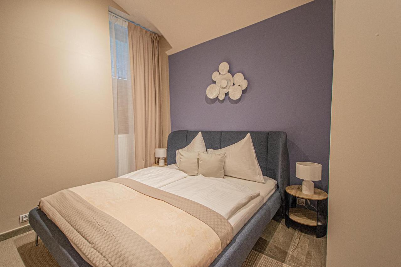 Modern And Spacious Apartments In City Center Praag Buitenkant foto